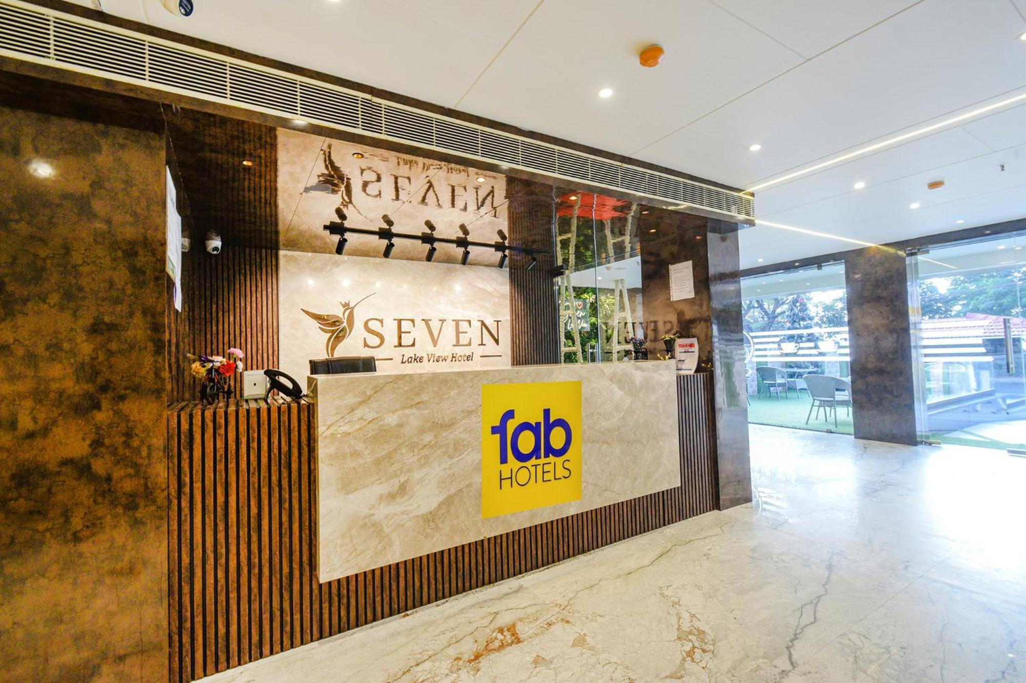 Treebo Premium Seven Lake View Hyderabad Exterior foto
