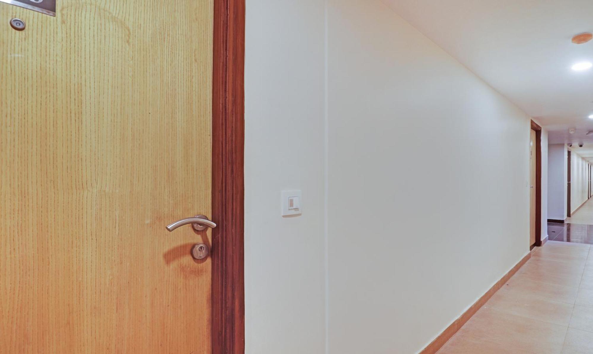 Treebo Premium Seven Lake View Hyderabad Exterior foto