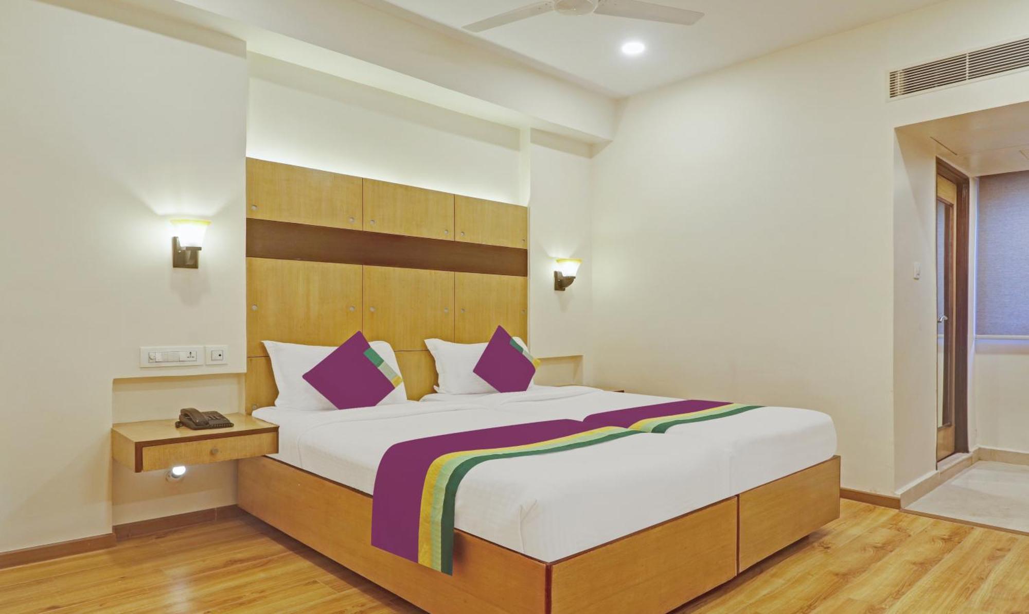Treebo Premium Seven Lake View Hyderabad Exterior foto