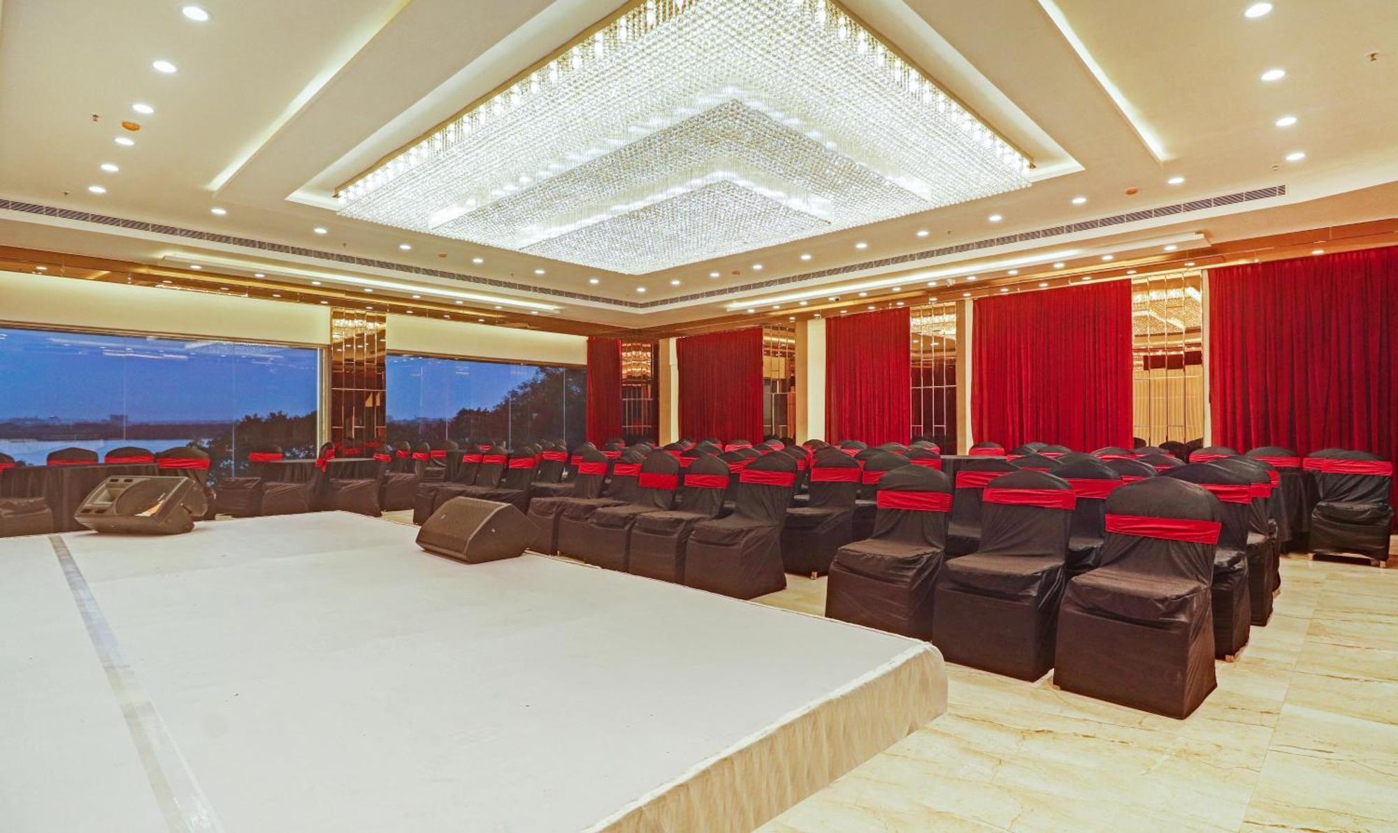 Treebo Premium Seven Lake View Hyderabad Exterior foto