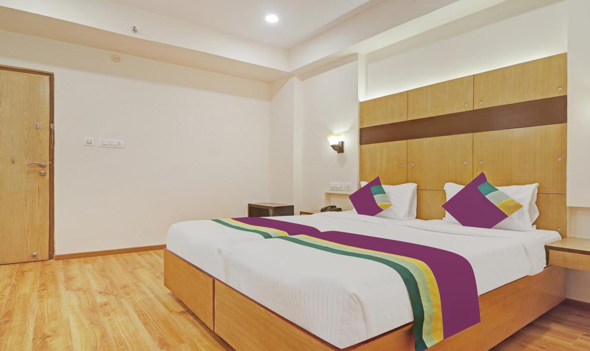 Treebo Premium Seven Lake View Hyderabad Exterior foto