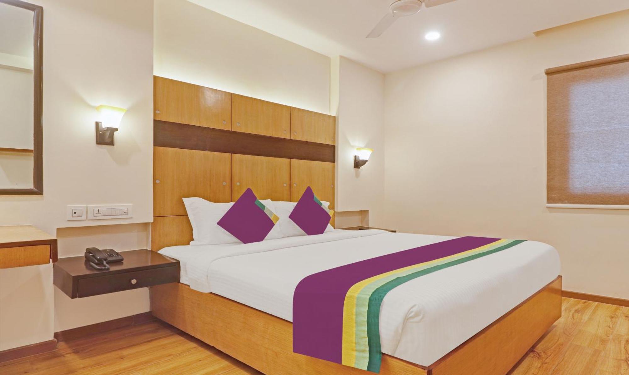Treebo Premium Seven Lake View Hyderabad Exterior foto